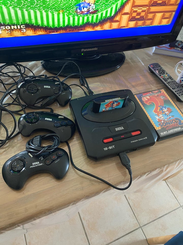 Sega mega drive 2  spillekonsol