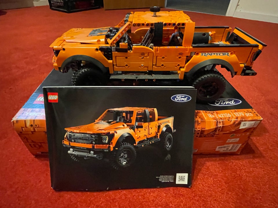 Lego Technic Model 42126 - Ford