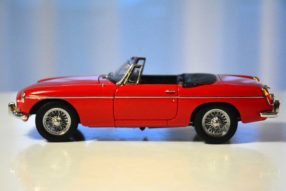 Modelbil, MG MGB MkI, skala 1:18