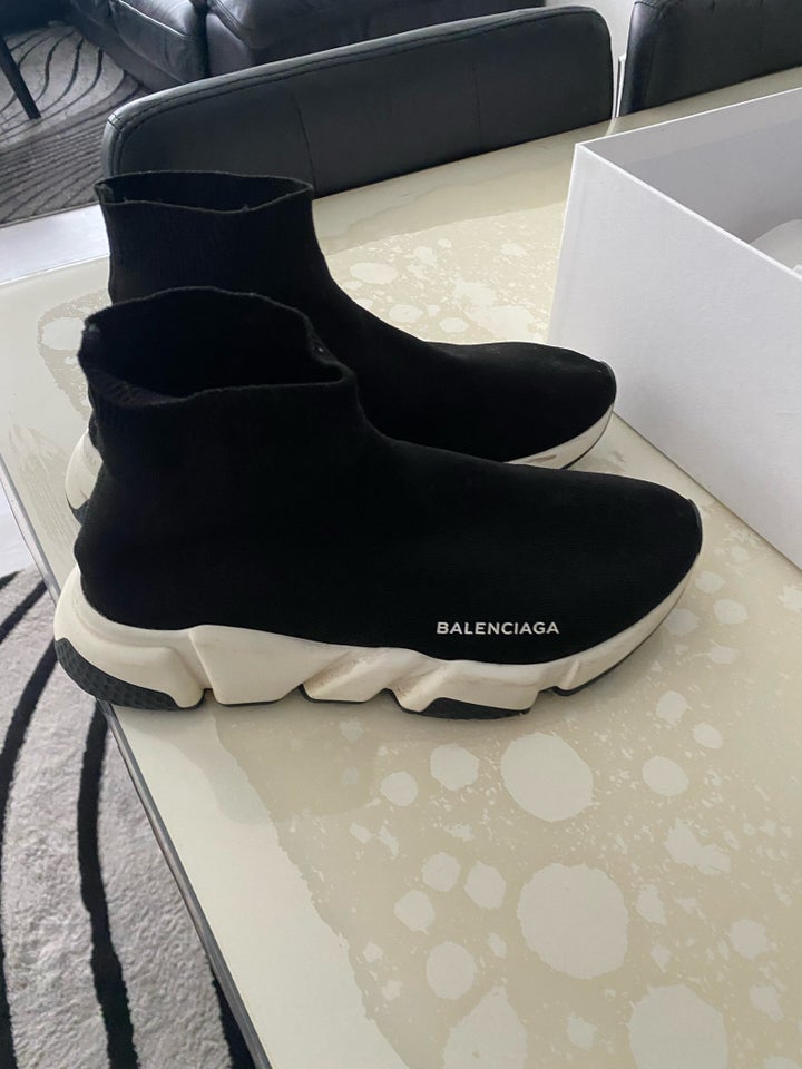 Sportssko, Balenciaga, str. 40