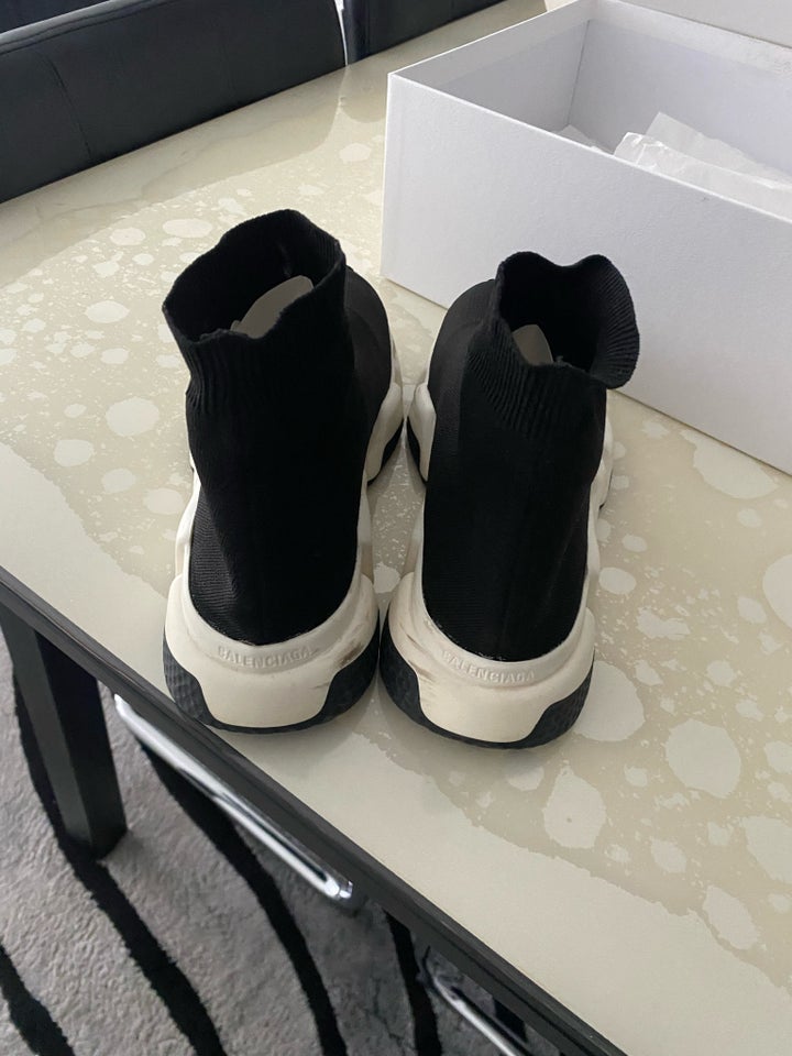 Sportssko, Balenciaga, str. 40