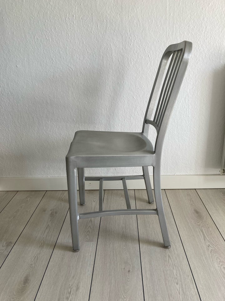 Anden arkitekt Emeco 1006