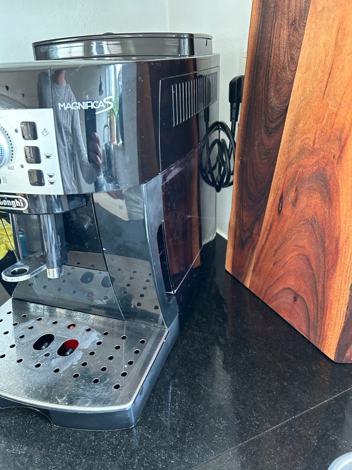 Kaffemaskine  Delonghi magnifica