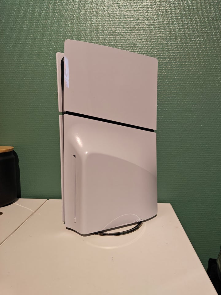 Playstation 5, Slim standard