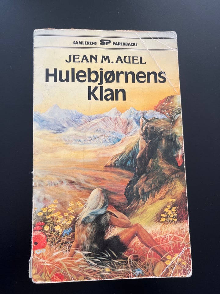 Hulebjørnens klan, Jean M. Auel,