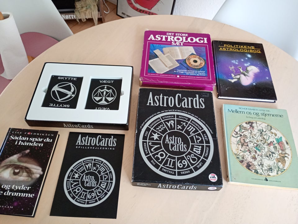 Astrologi håndlæsning tarot,