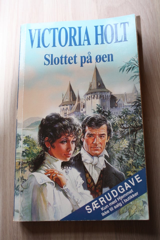 Slottet på øen, Victoria Holst,