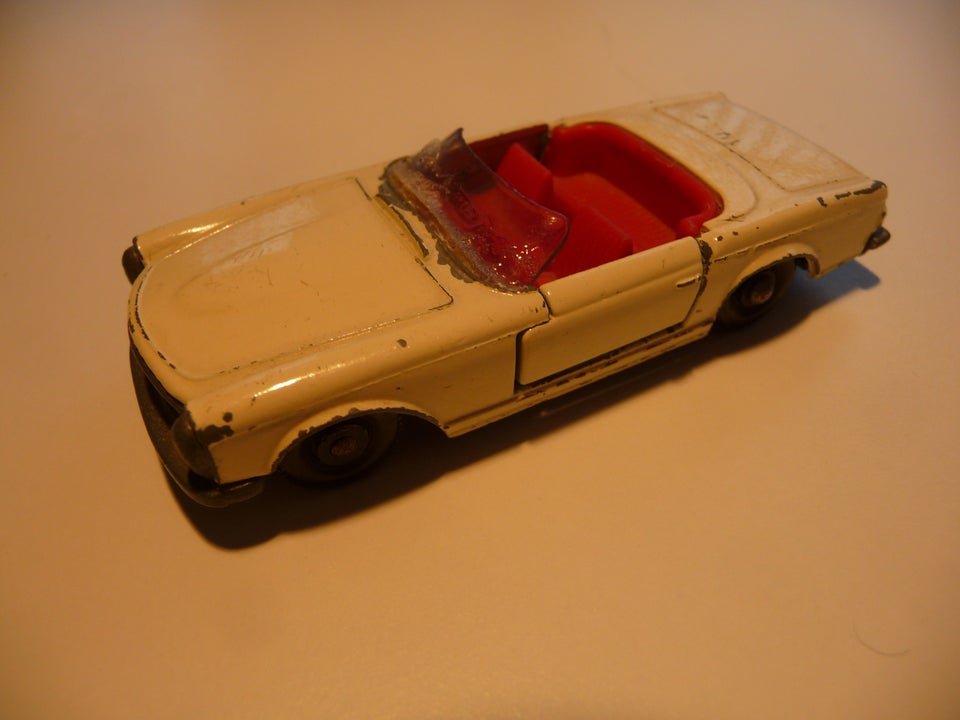 Modelbil, Matchbox Mercedes 230 SL