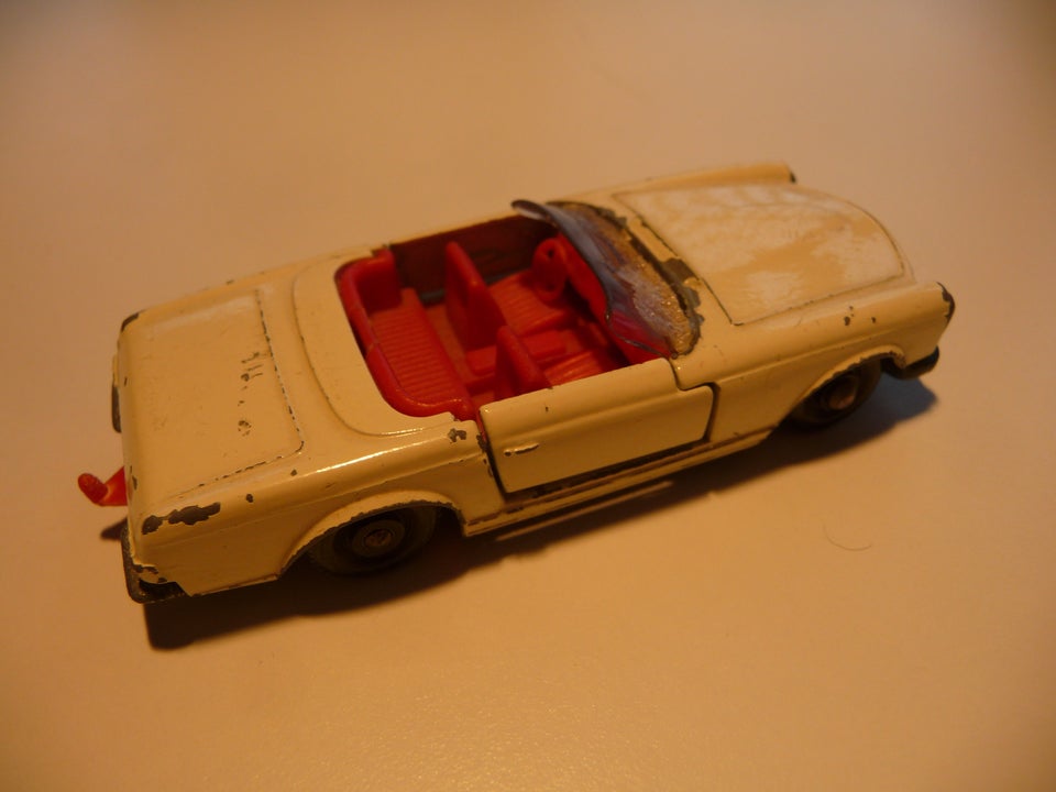 Modelbil, Matchbox Mercedes 230 SL