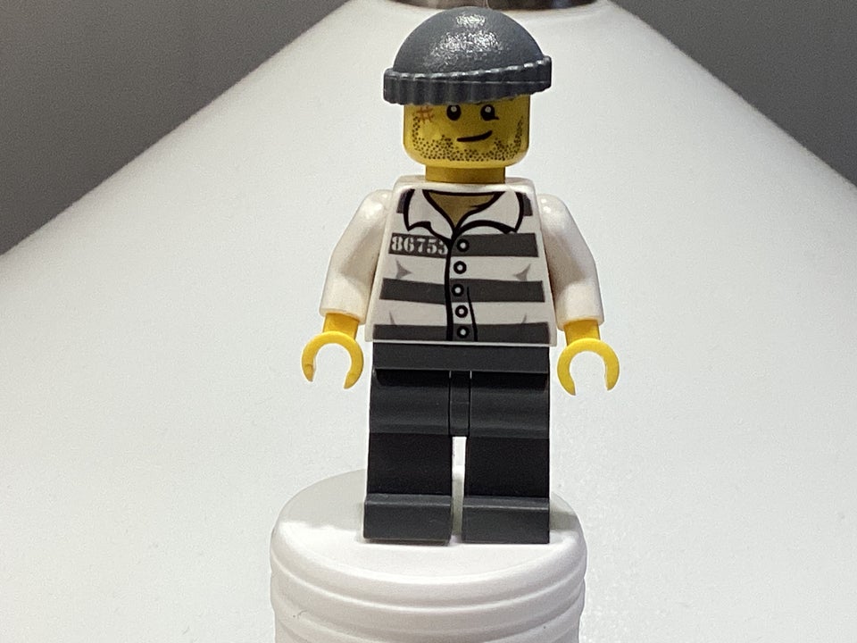 Lego Minifigures, Police - Jail