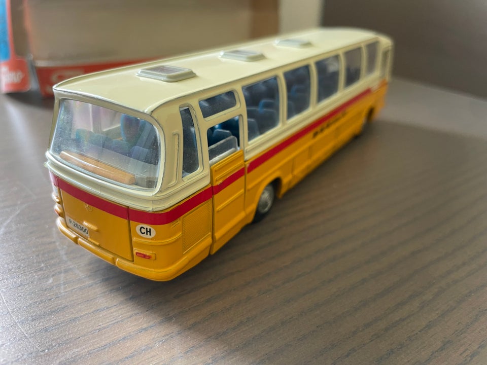 Modelbil, Tekno 950 Mercedes Bus