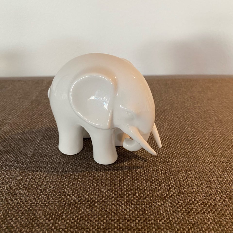 Porcelæn elefant, Ukendt