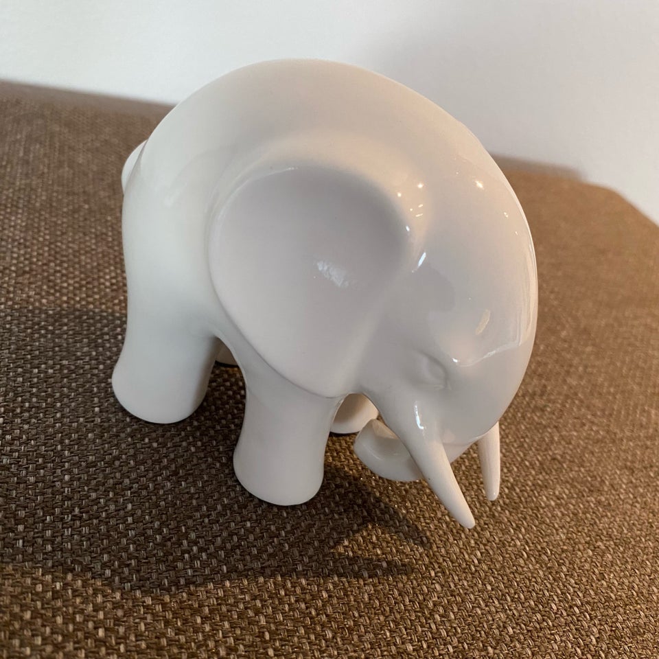 Porcelæn elefant, Ukendt