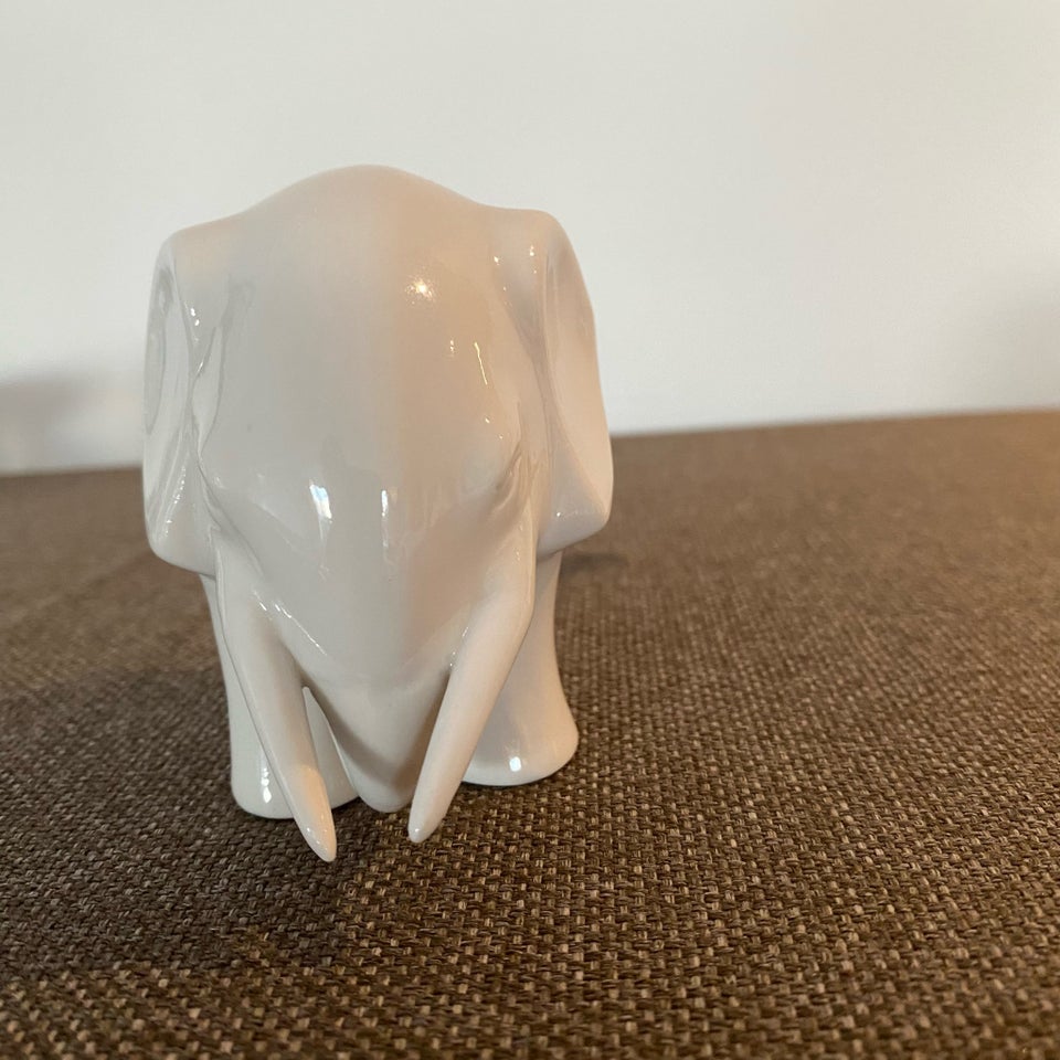 Porcelæn elefant, Ukendt