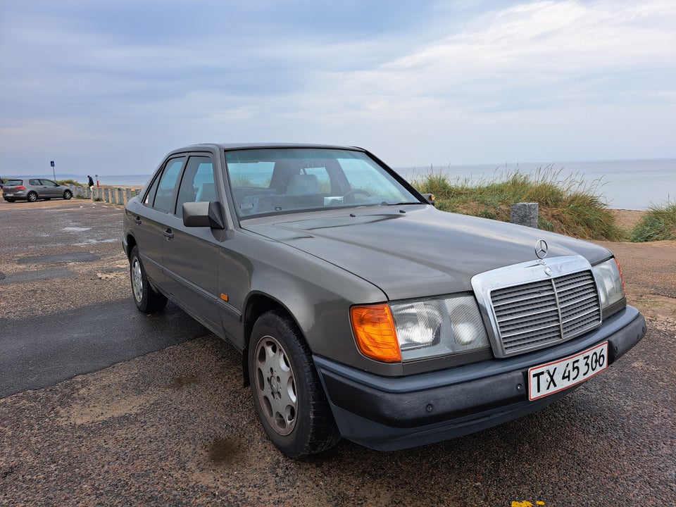 Biler, Mercedes 124. 300D. 1985.