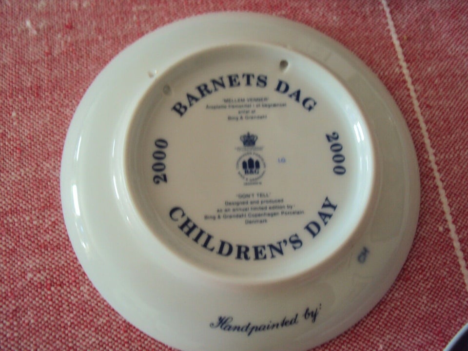 Porcelæn Platter &quot;BARNETS DAG&quot;