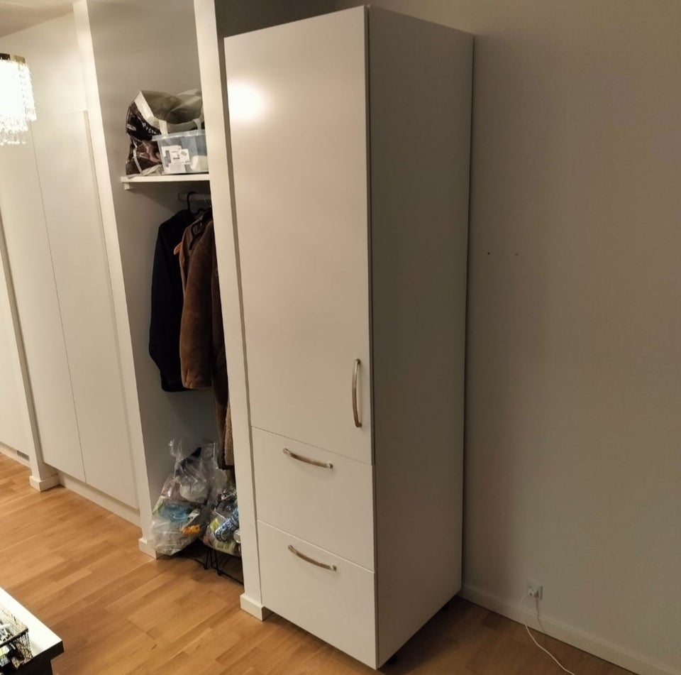 Højskab, IKEA, b: 60 d: 60 h: 220