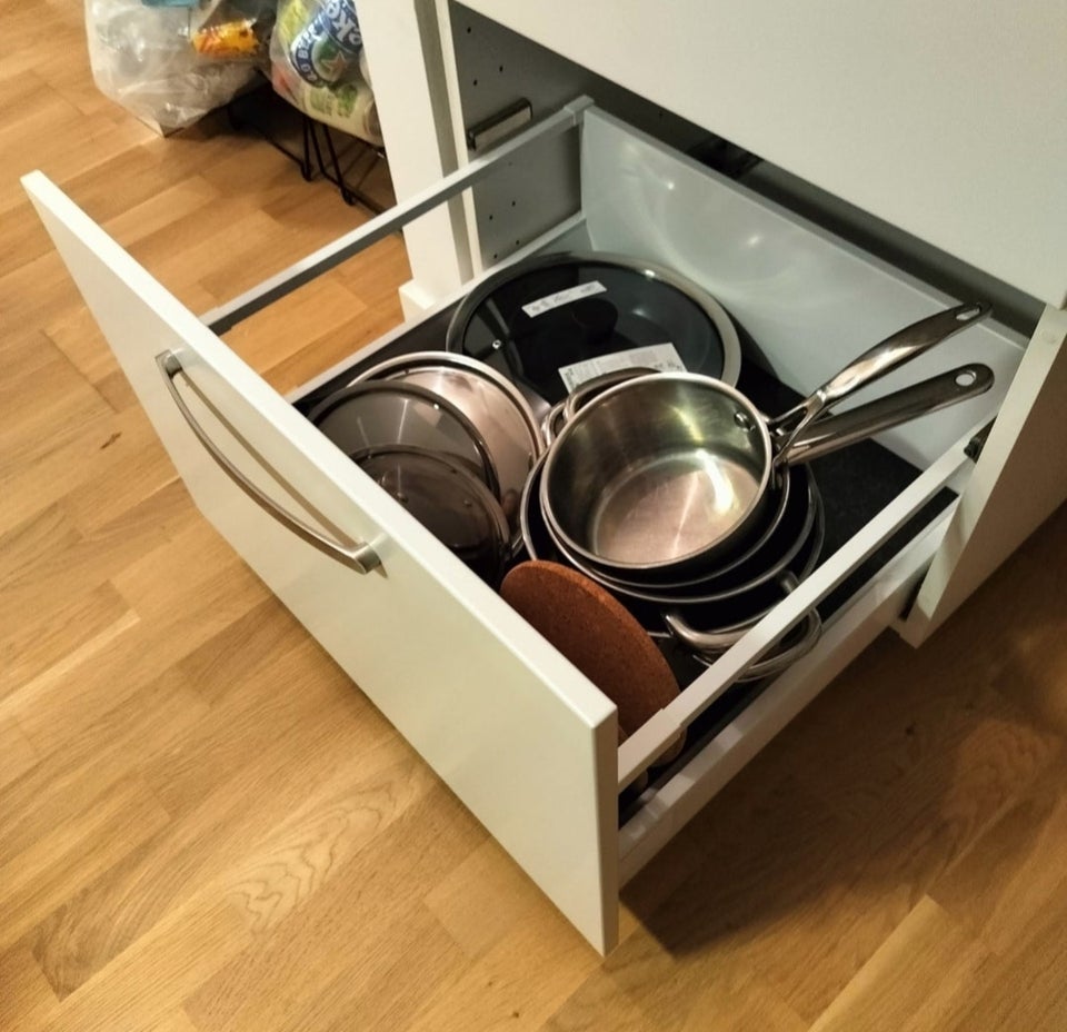 Højskab, IKEA, b: 60 d: 60 h: 220