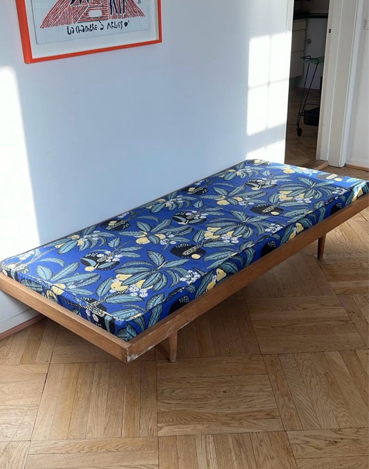 snedker daybed , Svenskt tenn