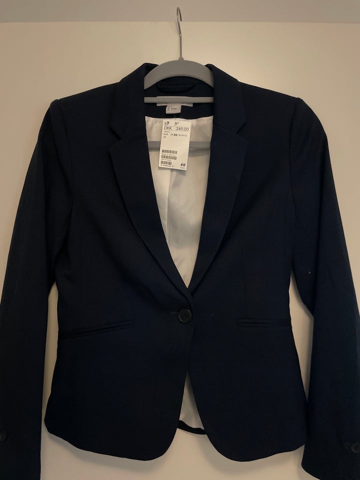 Blazer, str. 36, HM