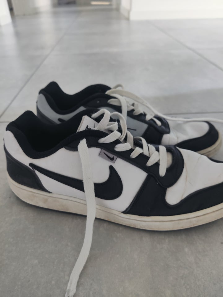 Sneakers, Nike, str. 42,5