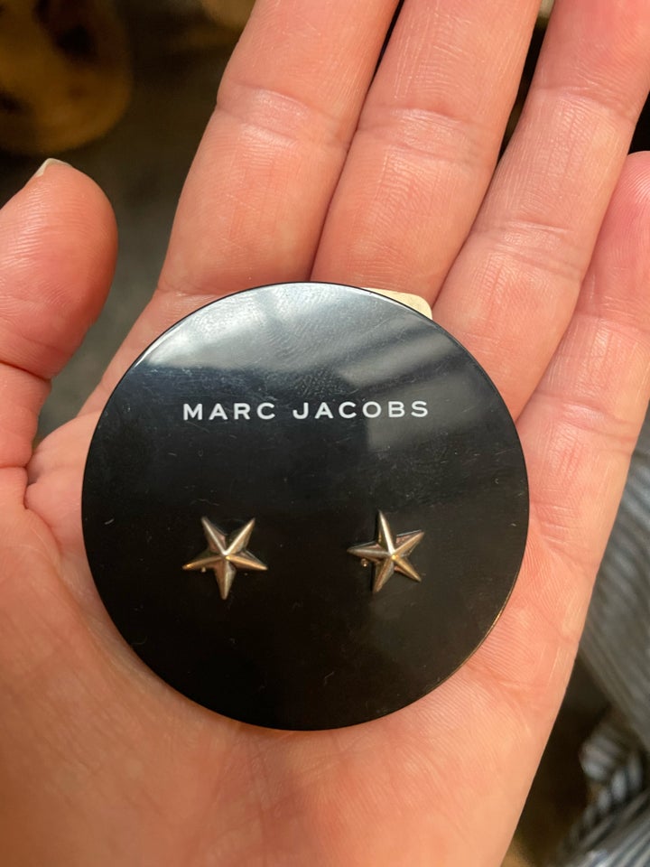 Ørestikker, Marc Jacobs