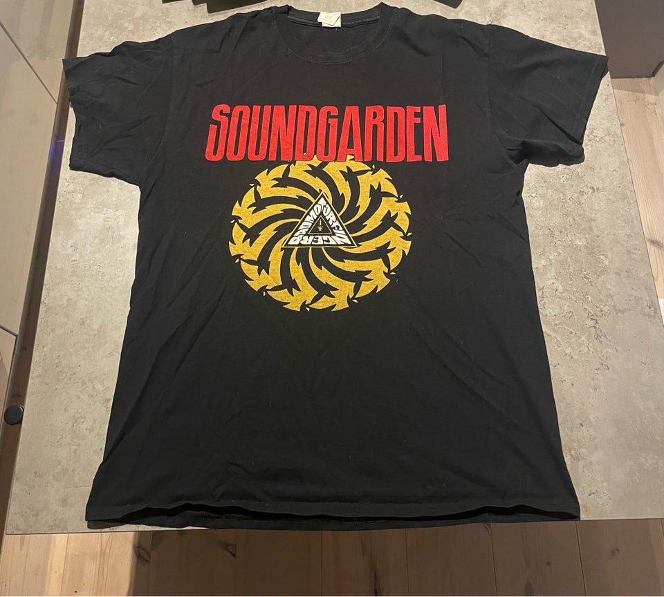 T-shirt Soundgarden str L