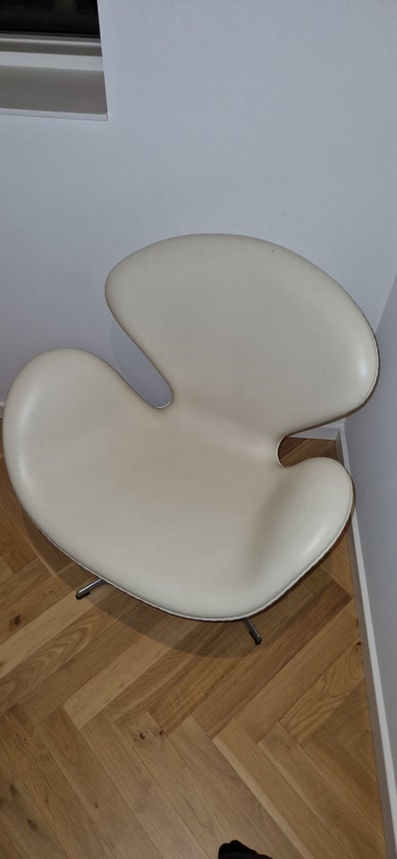 Arne Jacobsen, Svanen, Stol