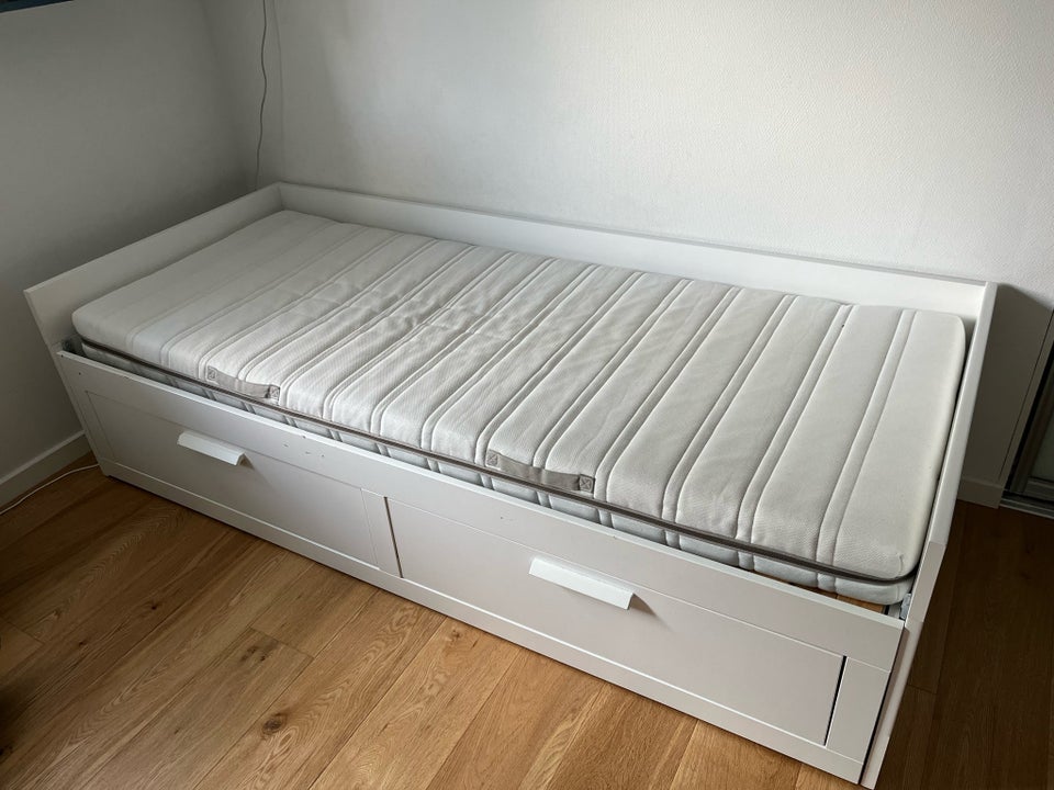 Enkeltseng, Ikea brimnes, b: 80 l: