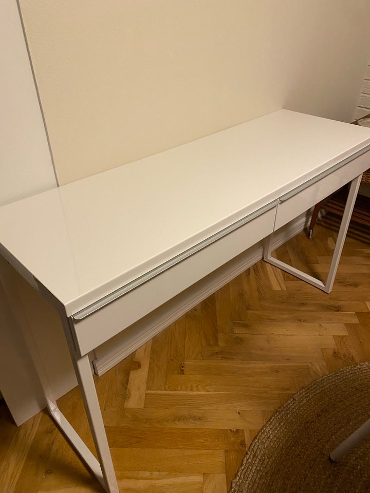 Skrivebord, Ikea, b: 120 d: 41