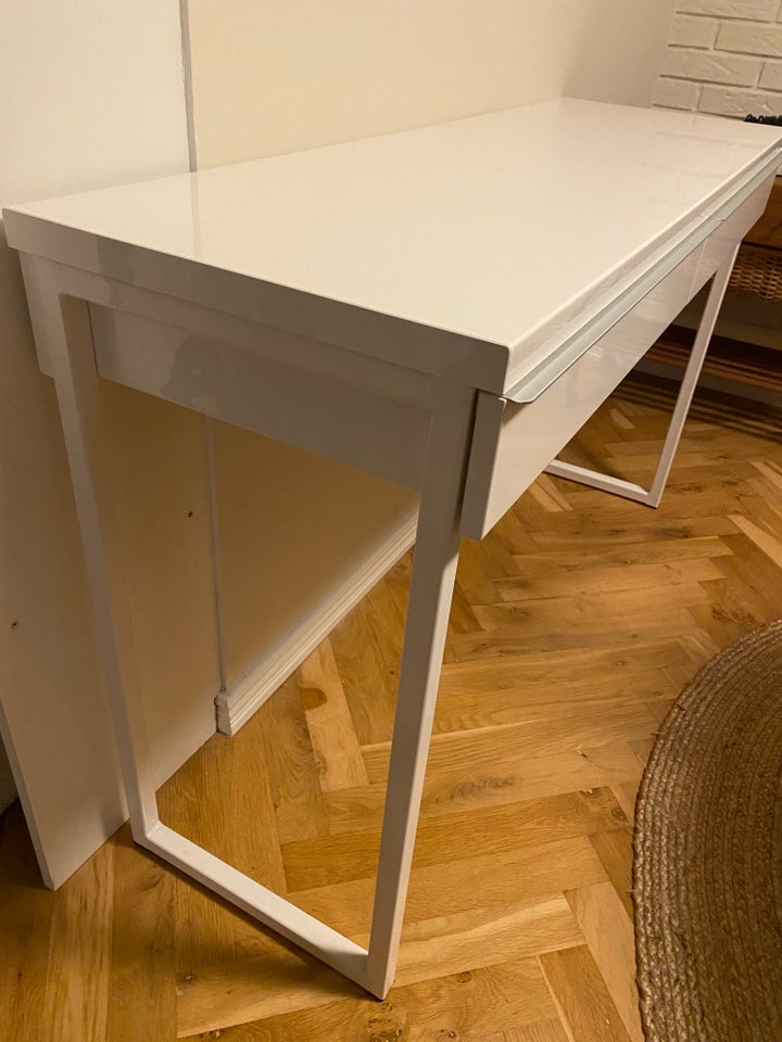 Skrivebord, Ikea, b: 120 d: 41