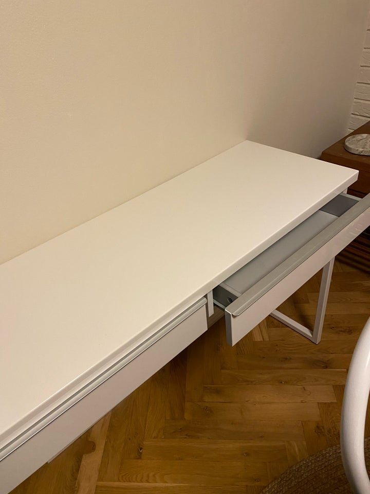 Skrivebord, Ikea, b: 120 d: 41