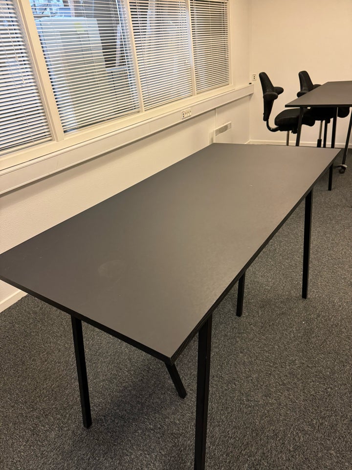 Spisebord, Laminat sort med sort eg