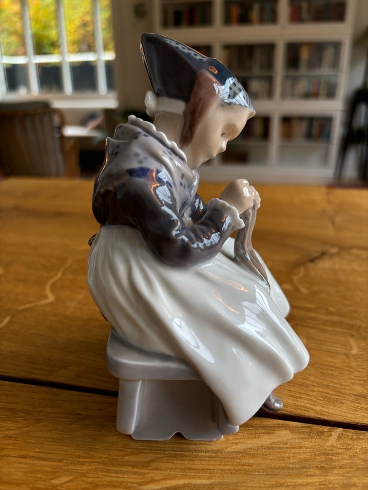 Porcelæn, Porcelænsfigur, Royal