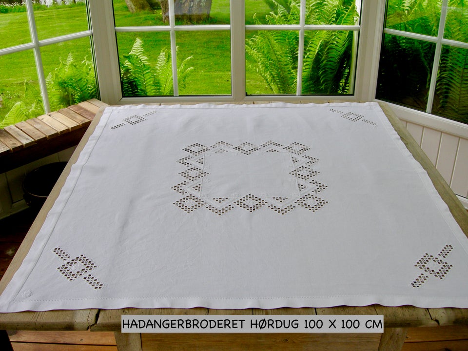 100x100 HÅNDBRODERET HØRDUG