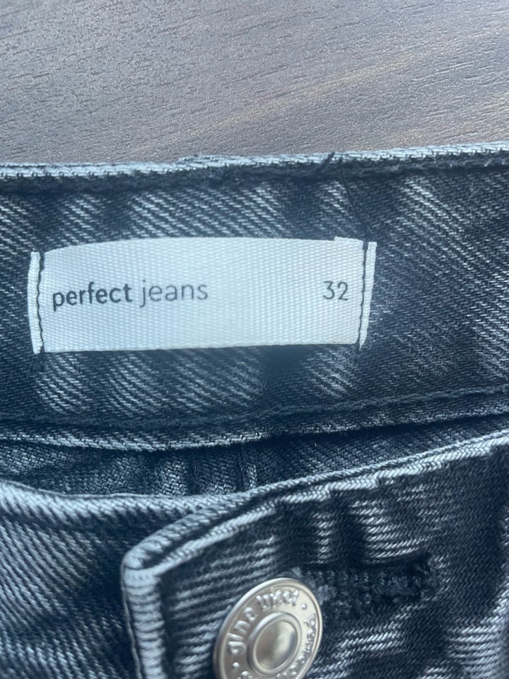 Jeans, Gina Tricot, str. 32