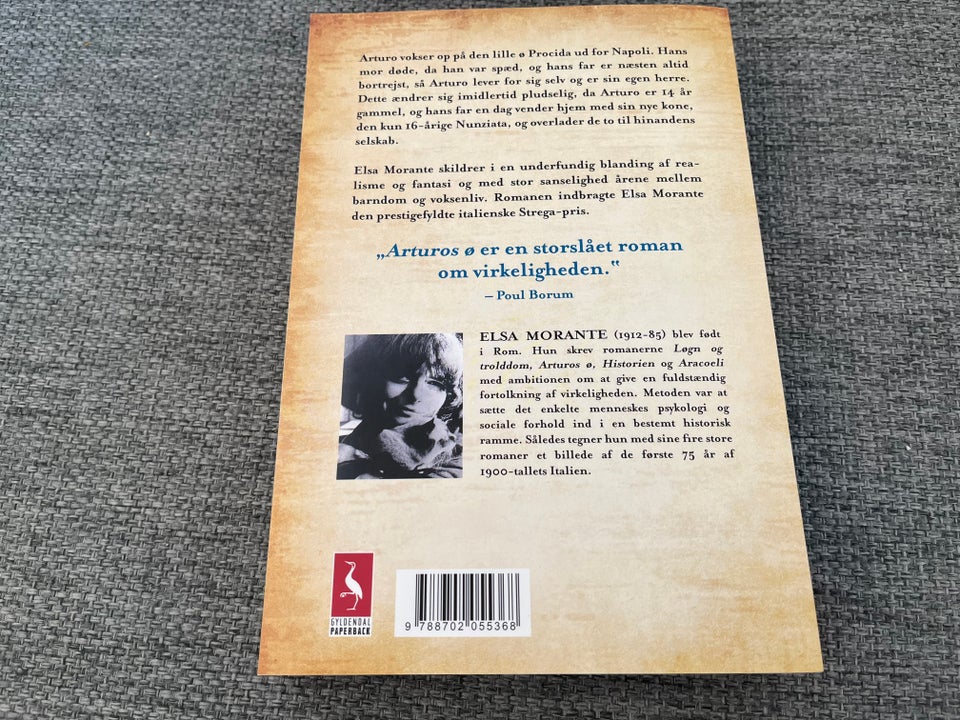 Arturos ø, Elsa Morante, genre: