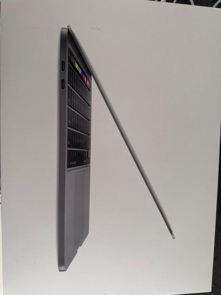 MacBook Pro, 2020 , 8 GB ram