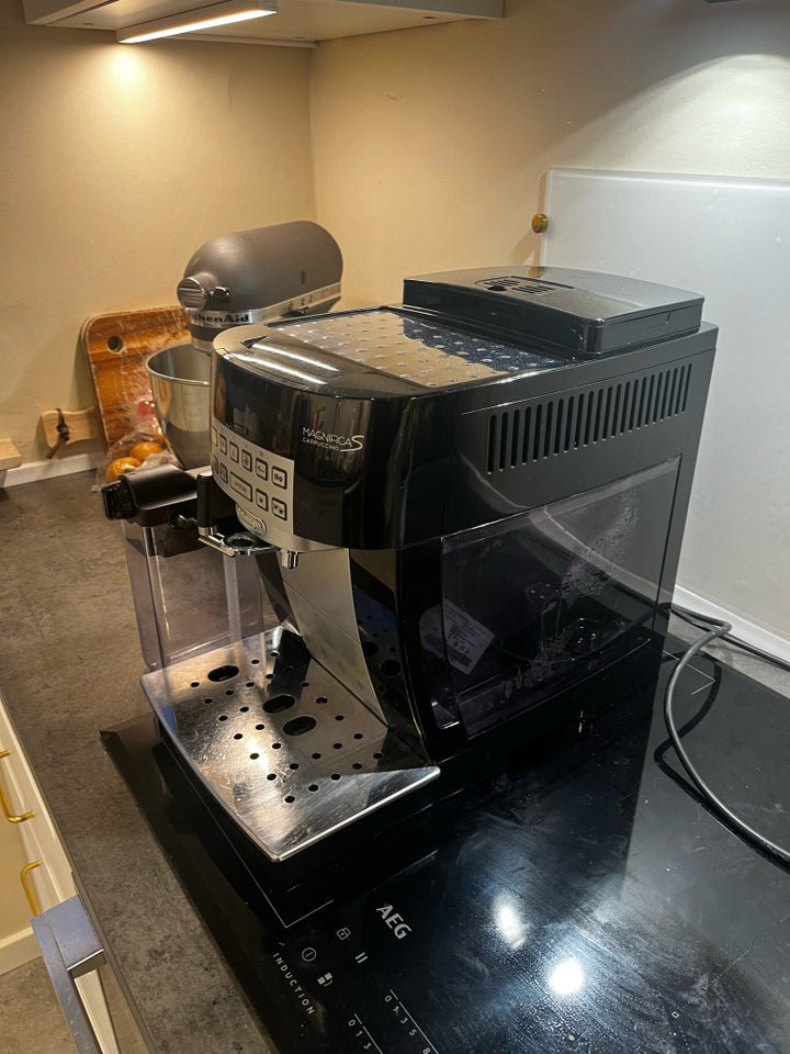 De’Longhi magnifica s cappuccino