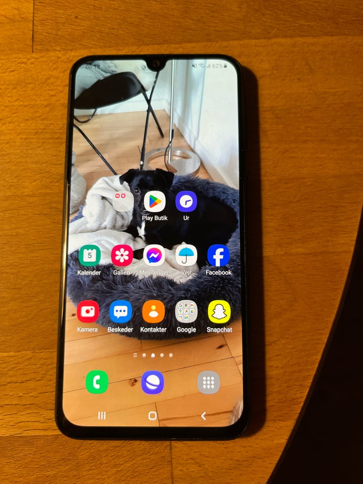 Samsung Galaxy A40, 64 , Perfekt