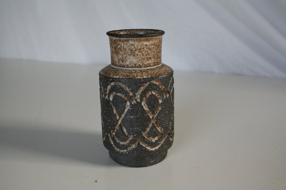 Keramik vase, Løvemose