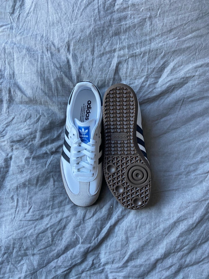 Sneakers, str. 39, Adidas