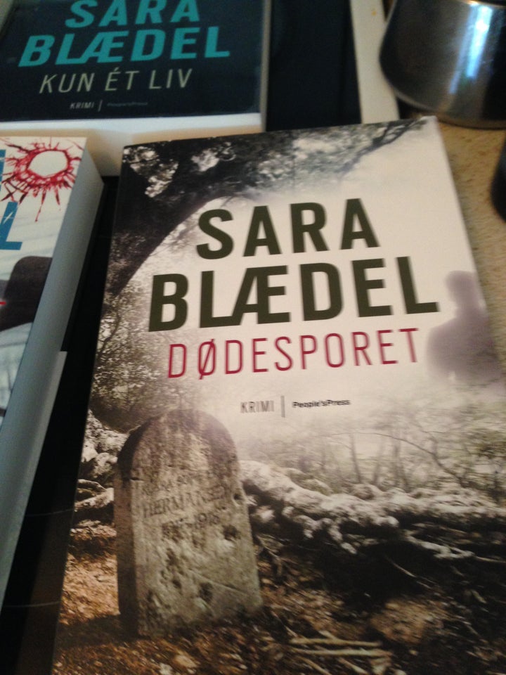 forskellige, Sara Blædel, genre: