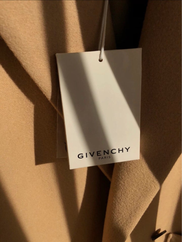 Frakke, str. 36, Givenchy