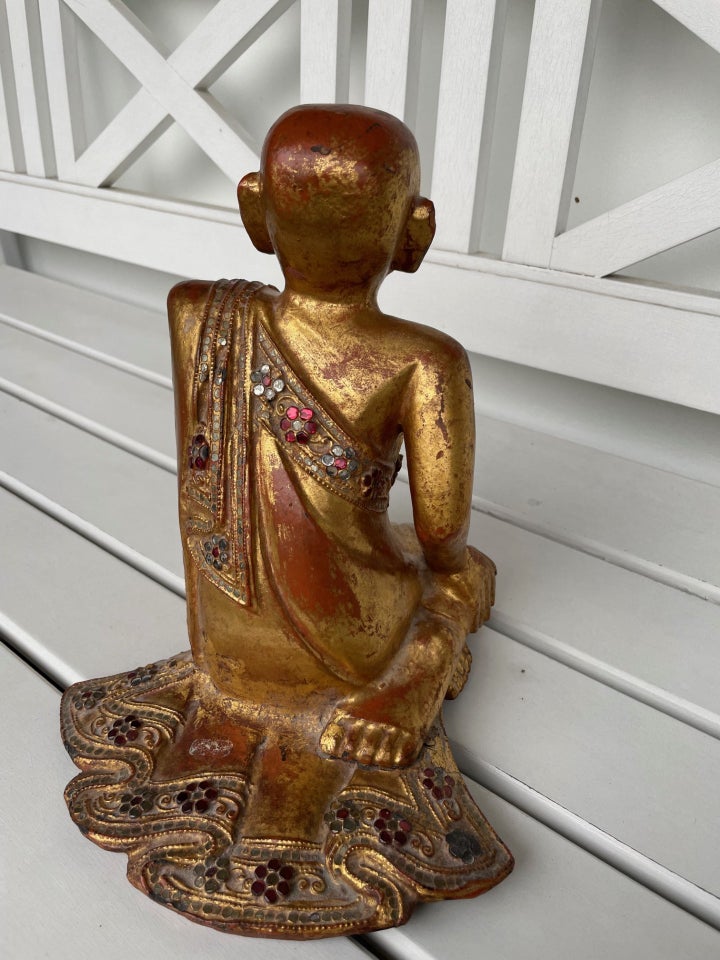 Buddha figur i træ