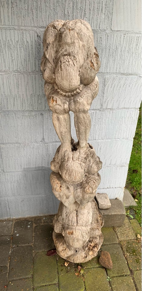 Træfigurer, Rising Buddha