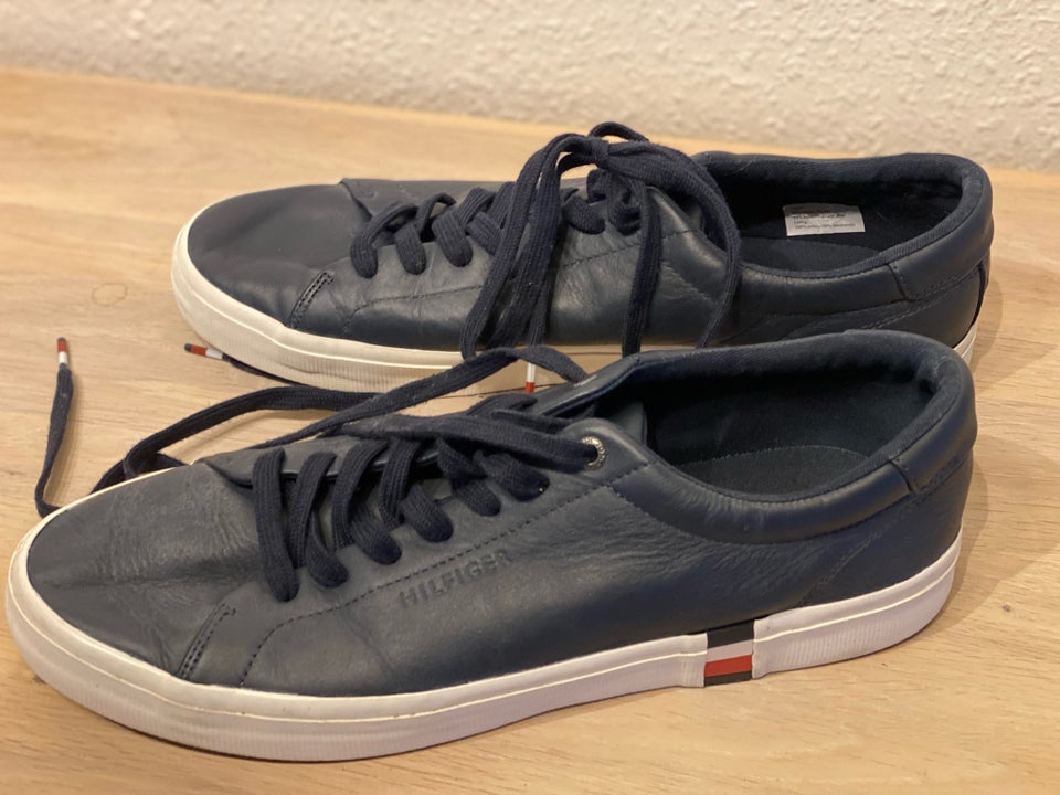 Sneakers Tommy Hilfiger str 44