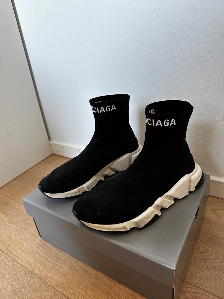 Andet, Balenciaga , str. 44