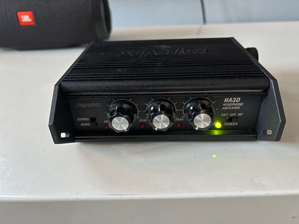 Headphone amp, Superlux HA3D