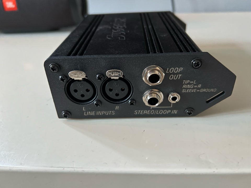 Headphone amp, Superlux HA3D